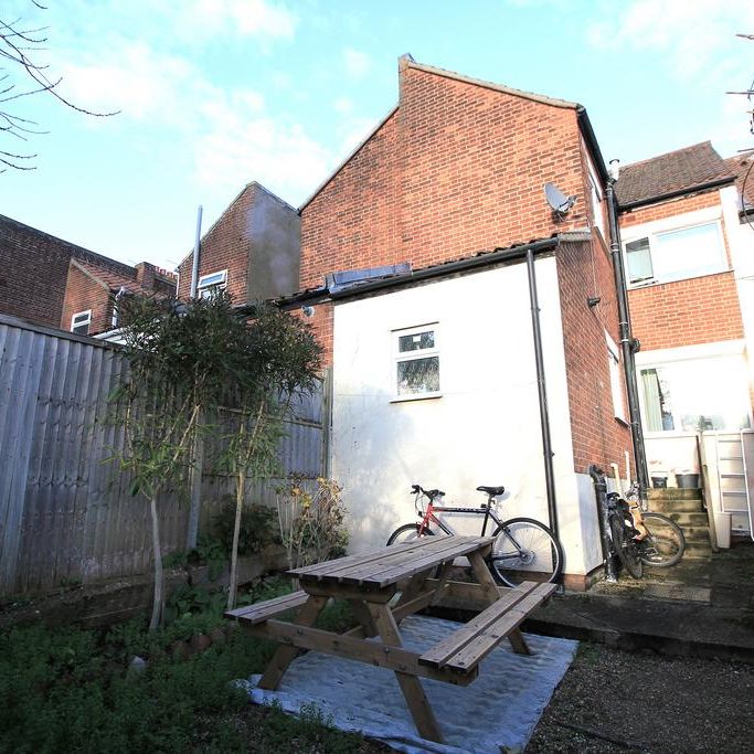 1 bedroom in a house share to rent - Photo 1