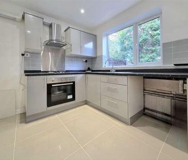 Steyning Grove, London, SE9 - Photo 5
