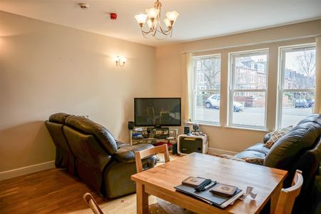 Flat 9, 10 Broomfield Crescent, Headingley, Leeds, LS6 3DD - Photo 3