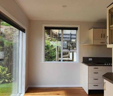 Newly Renovated 3-Bedroom Home with Mountain Views & Modern Comfort - Photo 4