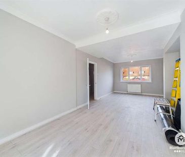 Becontree Avenue, Dagenham, RM8 - Photo 5