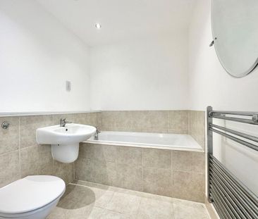 3 bedroom flat to rent - Photo 5