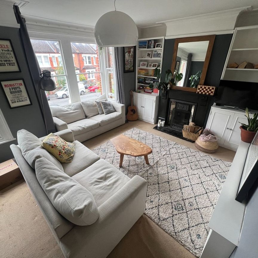 2 Bed Flat, Clive Road, SE21 - Photo 1