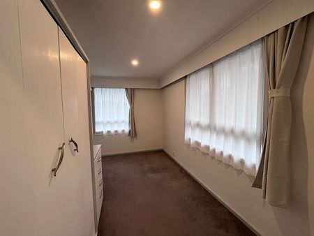 Spacious 4+ 1 Flexi Family Home in Birkdale - Photo 5