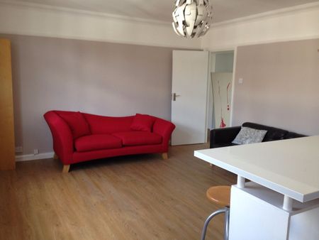 2 Bed Flat, Severus Road, SW11 - Photo 3