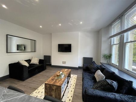 4 bedroom flat to rent - Photo 3