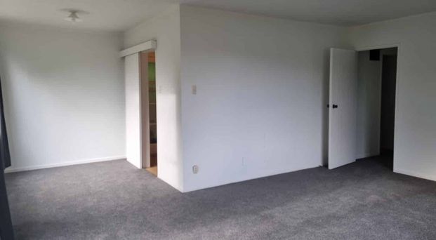 2 brms, back unit, - Photo 1