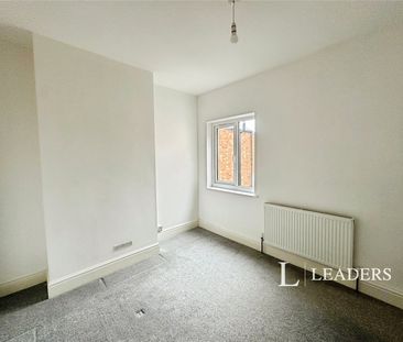 3 bedroom house to rent Stoughton Road, Oadby, Leicester, LE2 - Photo 6