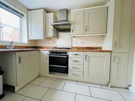 2 bedroom townhouse to rent - Photo 4