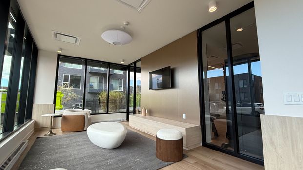 2365 Rue des Équinoxes Montréal (Saint-Laurent), QC H4R - Photo 1