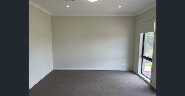 A Perfect Family Home in a Prestigious Estate - Photo 1