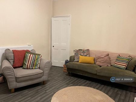 2 bedroom terraced house to rent - Photo 2