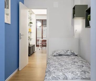 Viale Francesco Redi, Florence, Tuscany 50144 - Photo 3