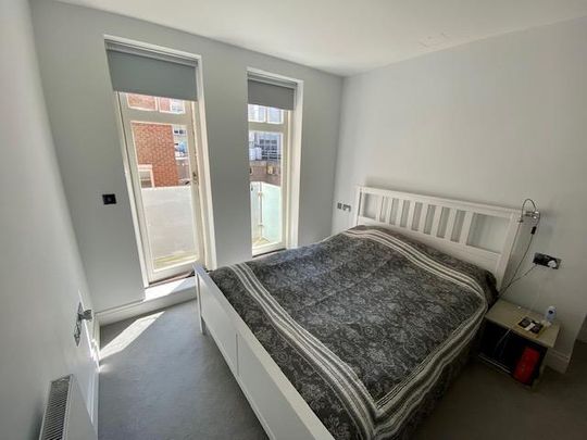 High Street - Photo 1