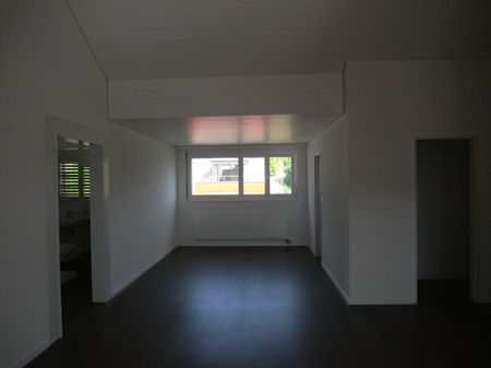 Grosszügige 4.5-Zimmer-Dachwohnung - verfügbar nach Renovation - Photo 4