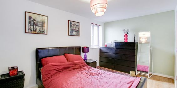 1 bedroom in a flat share to rent - Photo 3