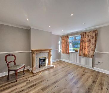 3 bedroom end of terrace house to rent - Photo 2
