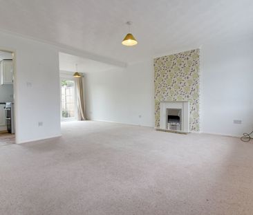 3 Bedroom - Photo 2