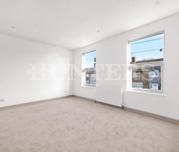 3 bedroom House To Let Total Size: 1206 SQ FT - Photo 5