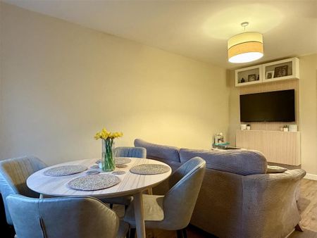 2 bedroom terraced house to rent - Photo 4