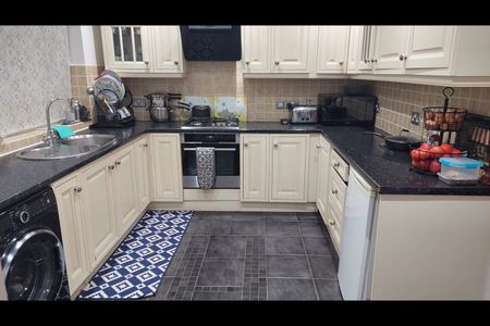 Room in a Shared House, Gordon Road Ilford, IG1 - Photo 4