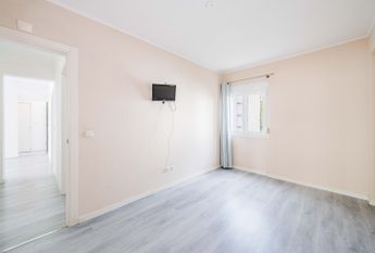 APARTAMENTO T4 EM ALFRAGIDE MOBILADO