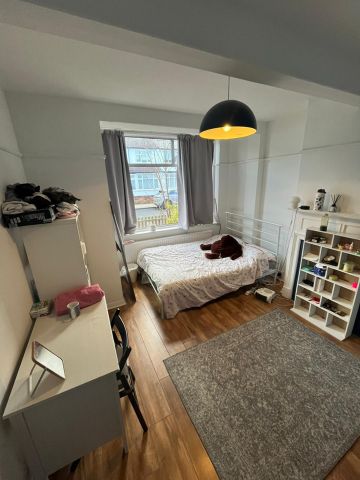 Room in a Shared House, Couples Allowed, SW16 - Photo 3