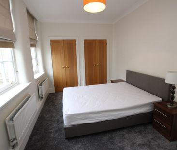 Royal Standard House - Photo 5