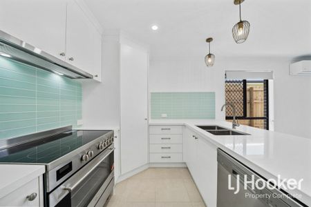 Brand New Family Home - 2 x Living Zones - Great Yard Space - Photo 4