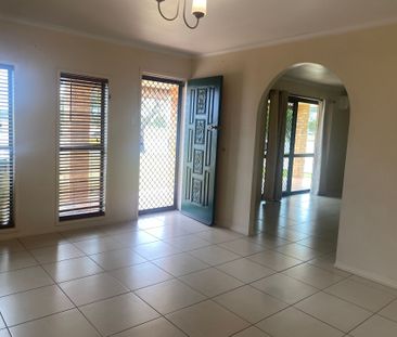 Charming 3-Bedroom Family Home in South Mackay – Comfort Meets Conv... - Photo 4