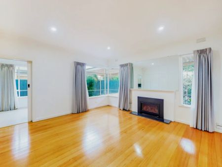 4 Bed, 1 Bath - Photo 4