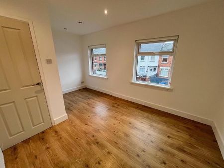 9 Sandbrook Park, Belfast, BT4 1NL - Photo 2