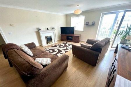 2 bedroom flat to rent - Photo 2