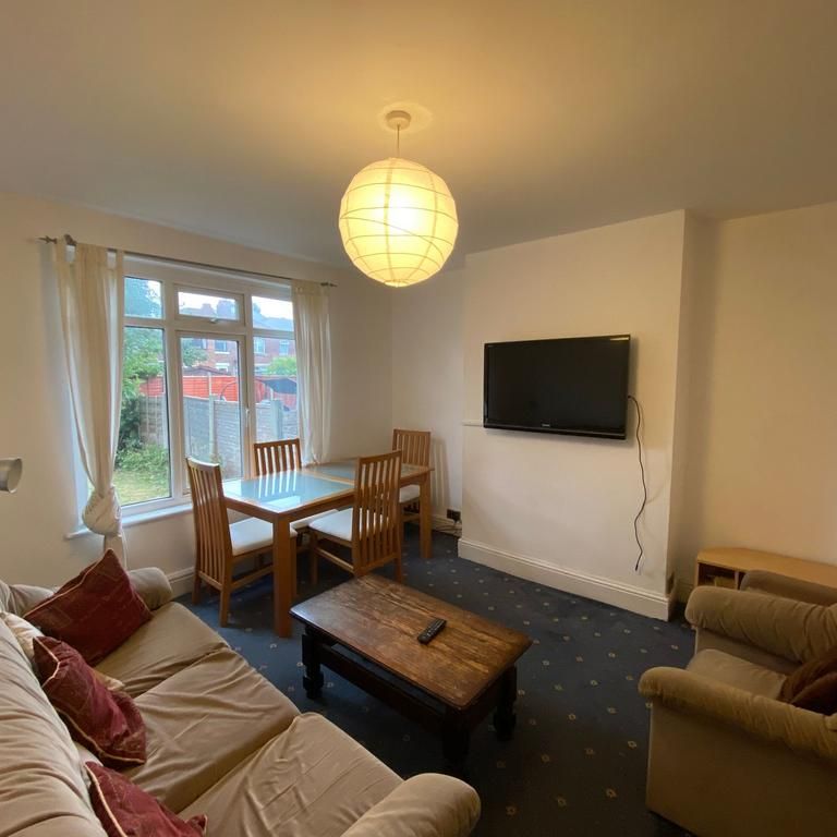 4 bedroom semi-detached house to rent - Photo 1