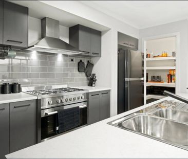 Beautifully Presented Family Home - Photo 3