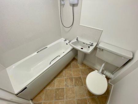 2 bedroom terraced house to rent - Photo 5