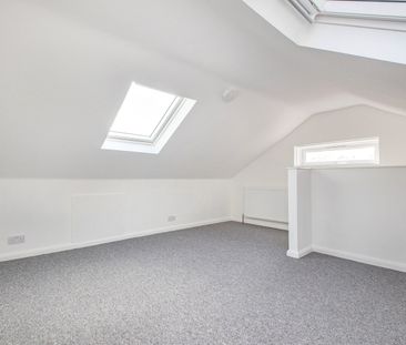 Flat to rent - Lakedale Road, London, SE18 - Photo 5