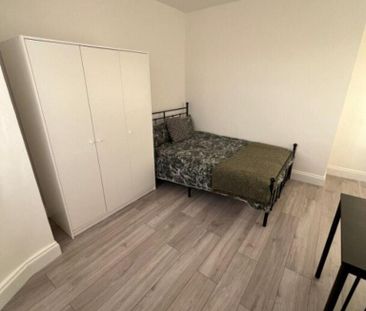 7 bedroom terraced house to rent - Photo 5