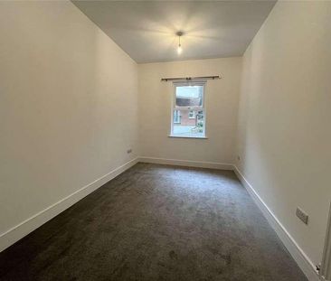 Bow House, Archery Gardens, St. Leonards-on-sea, East Sussex, TN38 - Photo 2