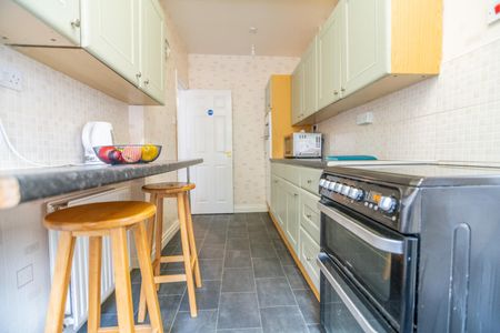 22 Tang Hall Lane - Photo 3