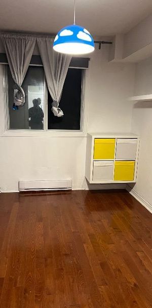 Grand 51/2 rez de chaussée avec stationnement - Photo 1