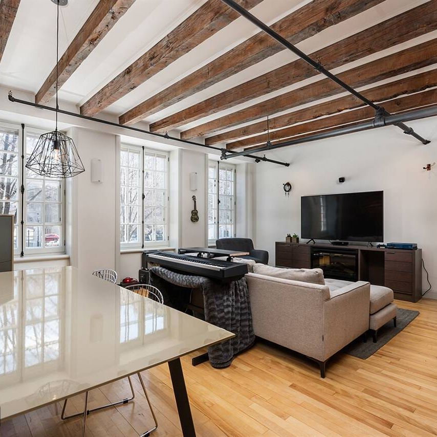 Condo for rent in Old Montreal | Furnished and equipped - Photo 1