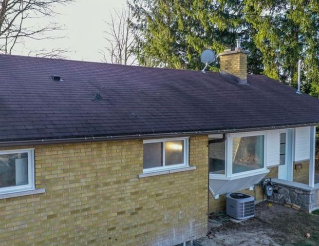 For Lease - 35 Sherry Lane Unit# B, South of Baseline to Knoxdale, Ontario - Photo 1