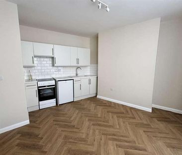 New Queen Street, Scarborough, YO12 - Photo 3