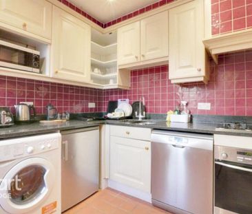 1 bedroom in a house share to rent - Photo 6