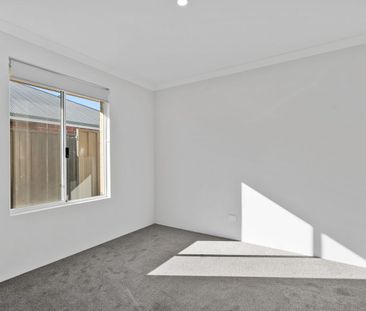 Brand New Low-Maintenance 3x2 - The Perfect Lock & Leave Lifestyle - Photo 3