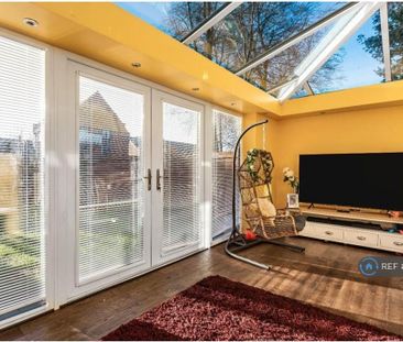 4 bedroom detached house to rent - Photo 4