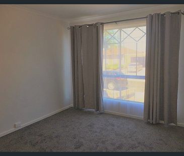 14 Winston Street, Lalor, Vic 3075 - Photo 1