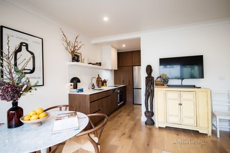 40 Rowena Parade, Richmond - Photo 3