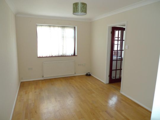 4 bedroom detached house to rent - Photo 1